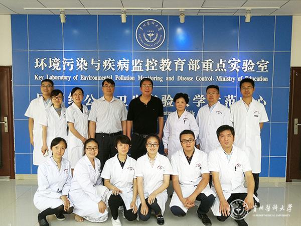 华中科技大学邬堂春教授来校学术交流